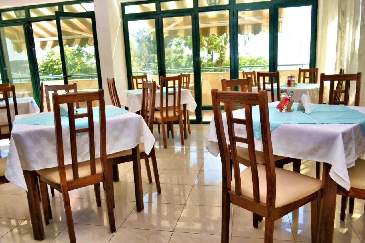 Hotel Adriana Bar Exterior photo