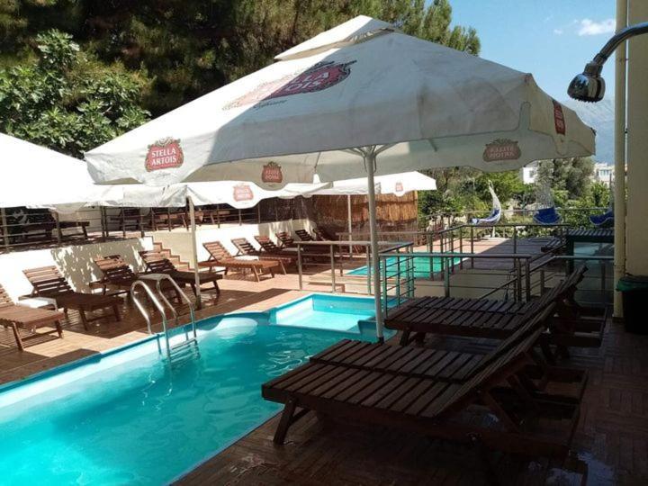 Hotel Adriana Bar Exterior photo